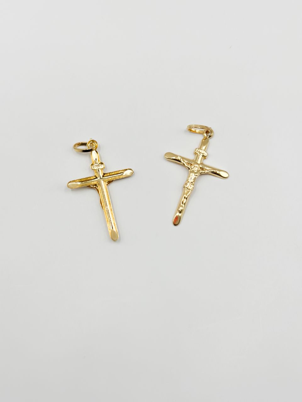 Cruz 30 mm x 21 mm